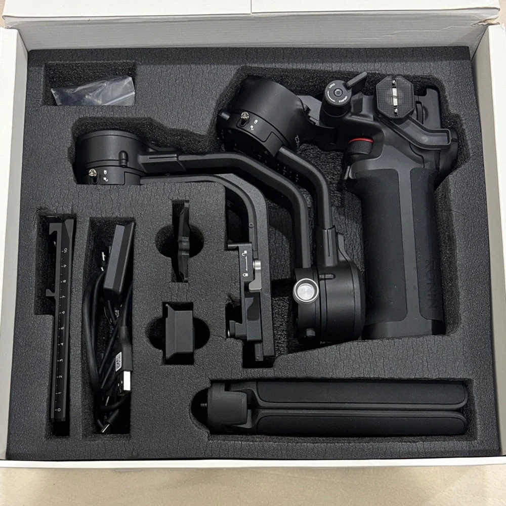 DJI RSC 2 - 3-Axis Gimbal Stabilizer